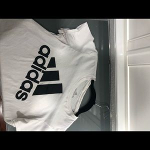 WHITE ADIDAS GRAPHIC TEE